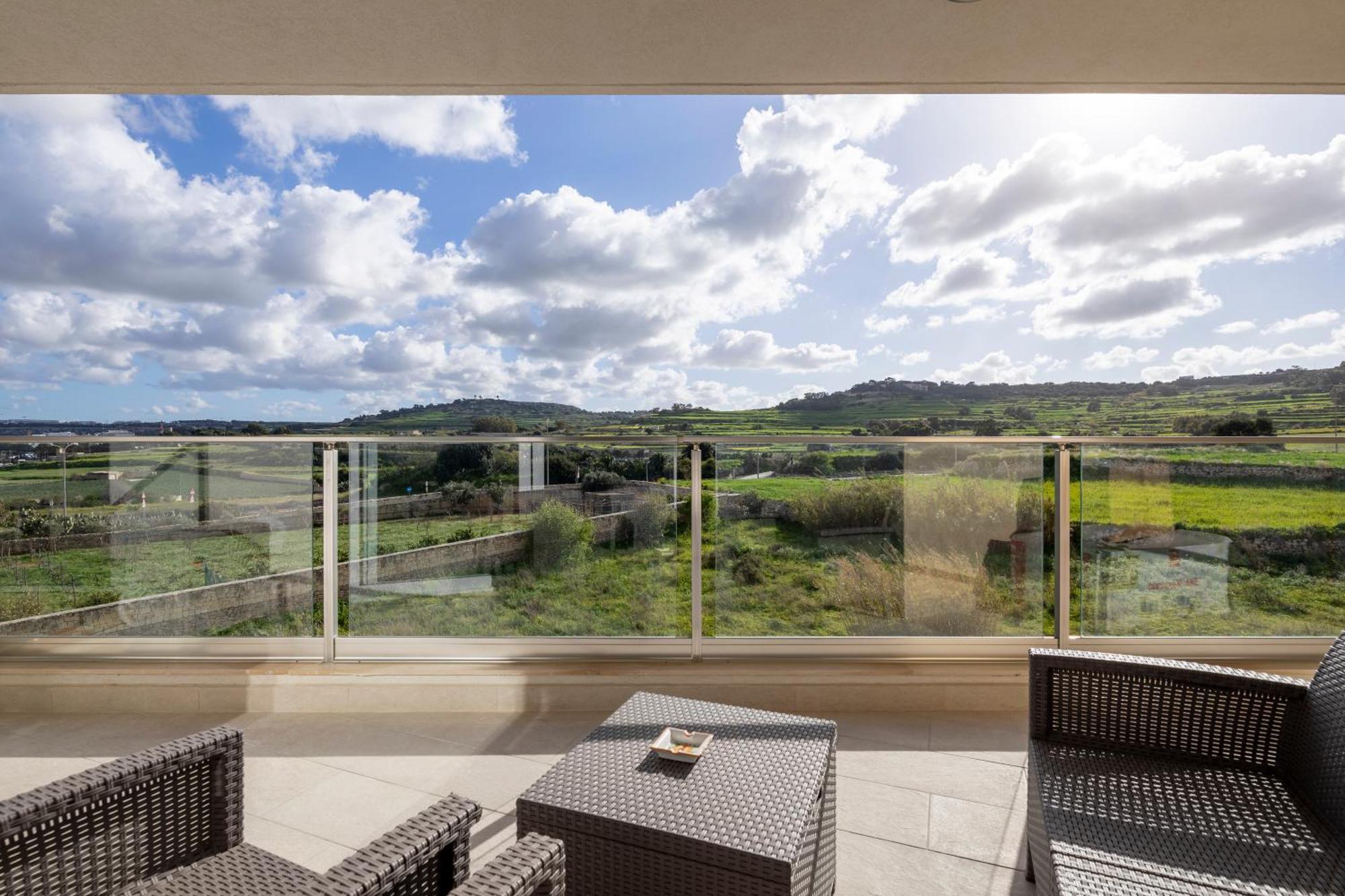 Modern & Spacious 2Br Apartment With Country Views - Close To Xemxija Bay San Pawl il-Baħar Zewnętrze zdjęcie